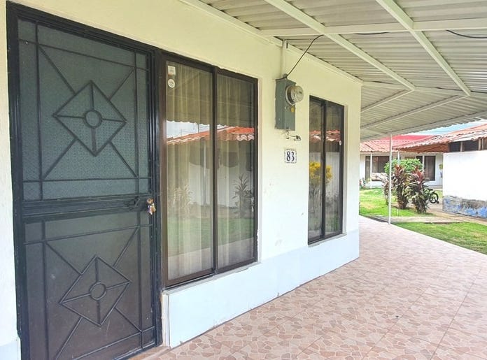 Don Paco N. 83. Walking distance to the beach!, JacÃ³, Puntarenas