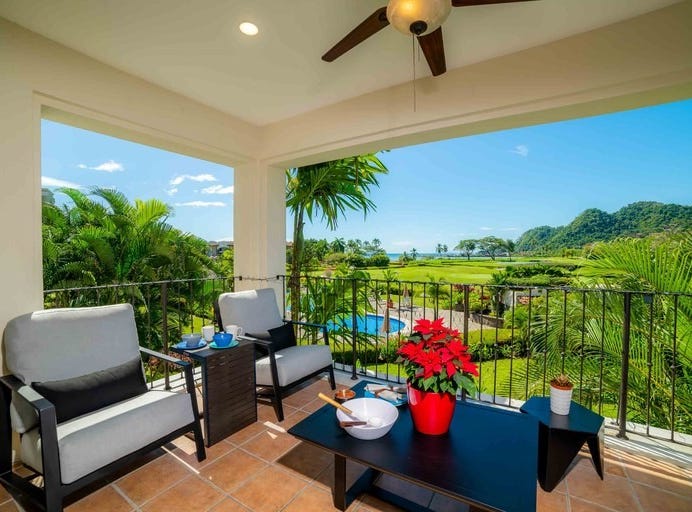 Ocean View Condo Del Mar, Los Sueos, 3J Near the Coast Condominium