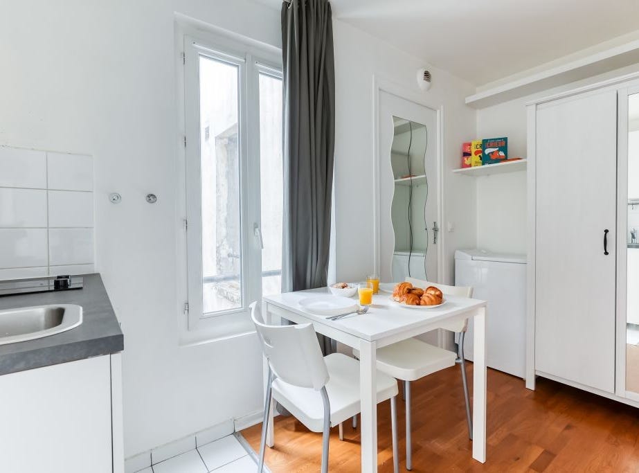Rue Truffaut, Paris, ÎledeFrance 75017 Apartment for Rent