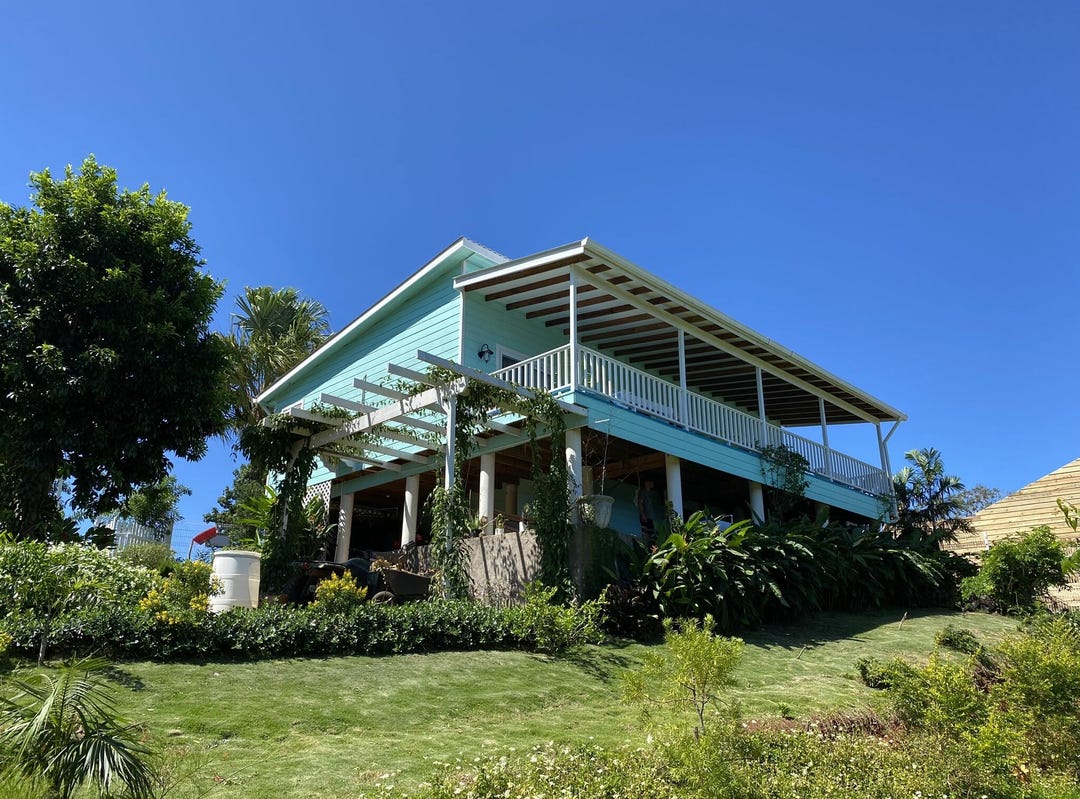 Oceanview Home on 0.70 acres, Utila, Bay Islands Department House for