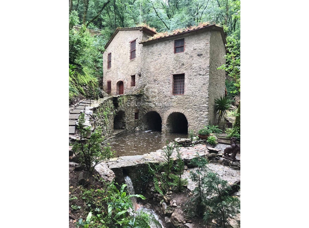 Via Seimiglia, Camaiore, Tuscany 55041 House for Sale