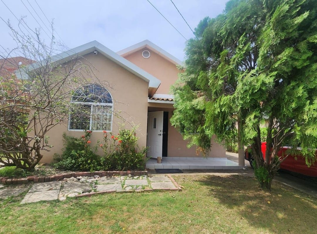 D24 ST. VINCENT BOULEVARD, Bernard Lodge, Saint Catherine Parish Haus