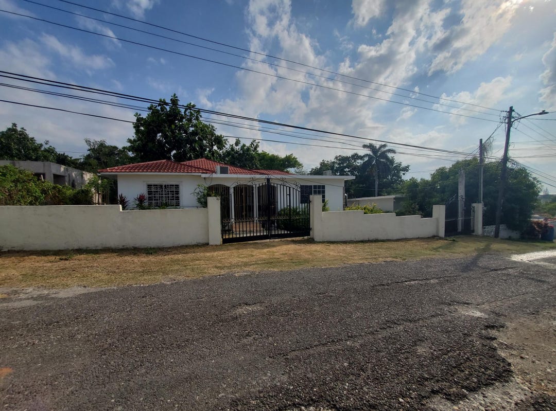 CORAL GARDENS, Montego Bay, St. James Parish House for Sale