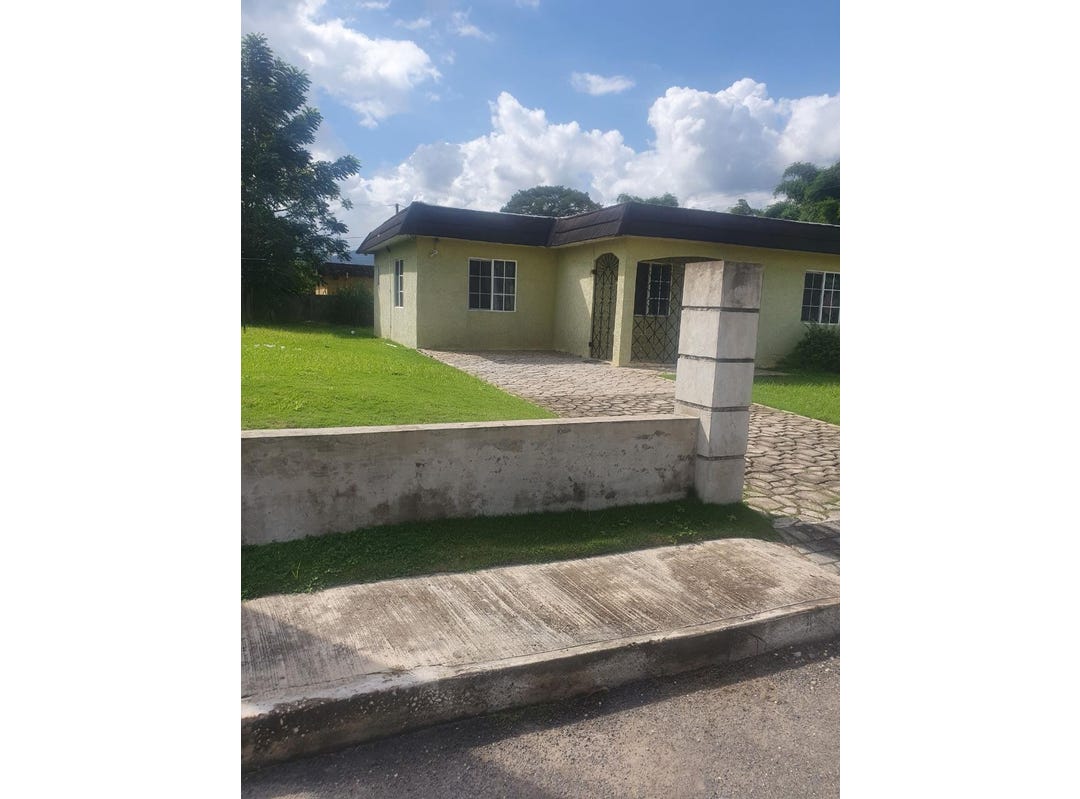 SAPPHIRE DRIVE JEWEL ESTA, Bog Walk, Saint Catherine Parish House for