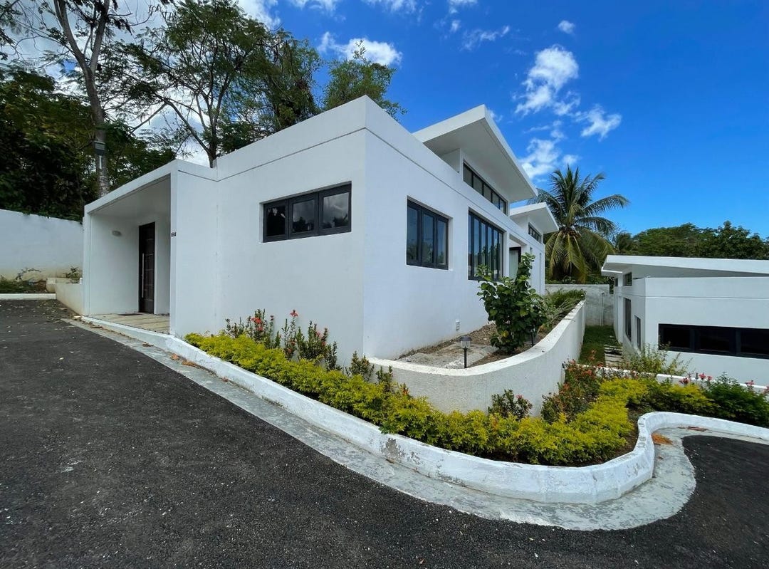 READING PEN, Reading, St. James Parish House for Sale