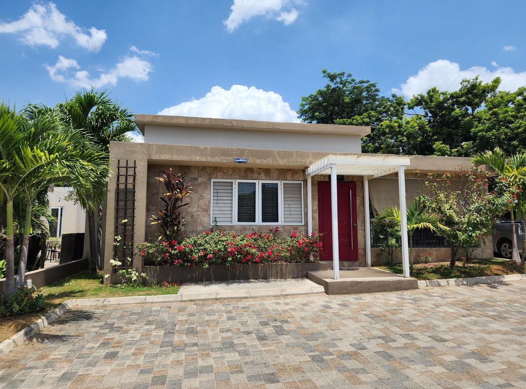 7 EARLS COURT, Kingston 8, St. Andrew Parish House for Rent