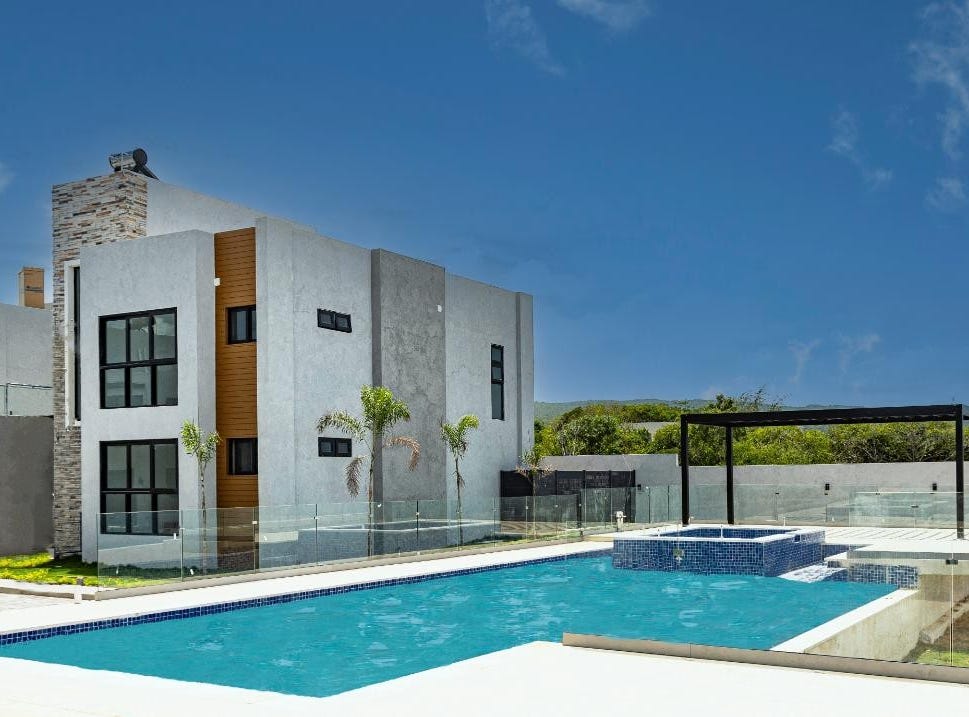 42 QUEENS CRESCENT DRIVE, Discovery Bay, St. Ann Parish House for Sale