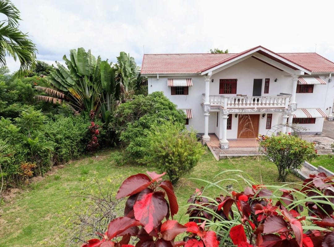 INGLESIDE HEIGHTS, Mandeville, Manchester Parish House for Sale