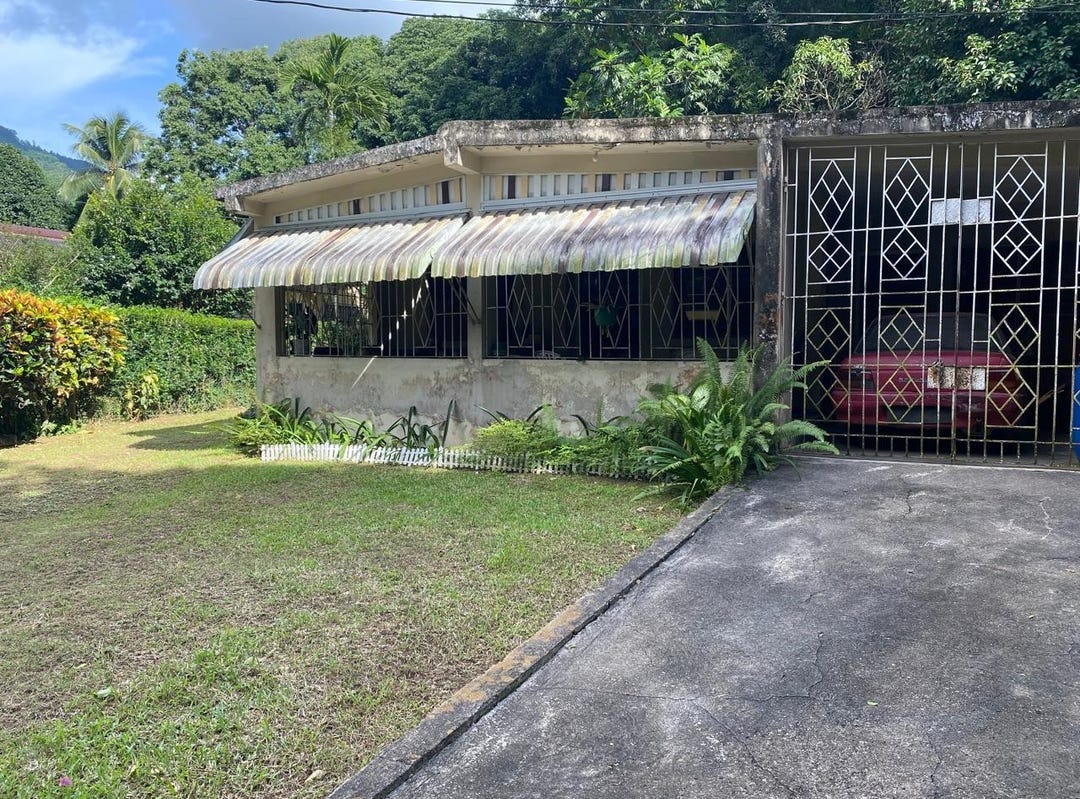 5 STATEN CLOSE, GOLDEN SPRING, St. Andrew Parish House for Sale