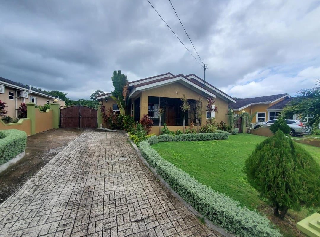 51 DRAX HALL MANOR ST ANN, Ocho Rios, St. Ann Parish House for Rent