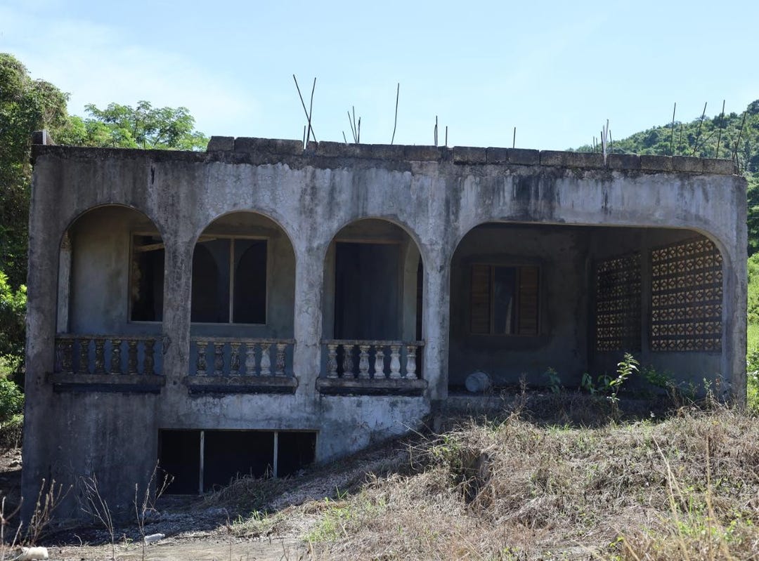 PHOENIX PARK, Balaclava, St. Elizabeth Parish House for Sale