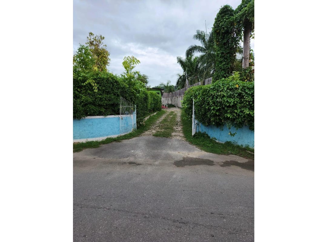 1 GREAT POND, Ocho Rios, St. Ann Parish House for Sale