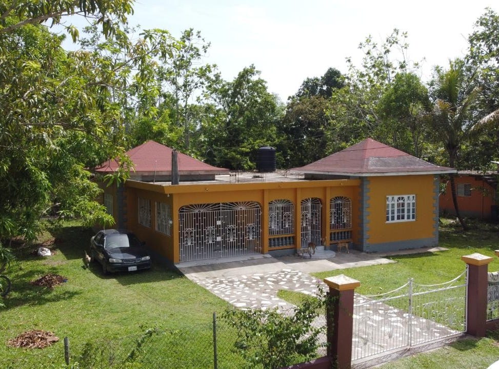 CHANTILLY, SAV, SavannaLaMar, Westmoreland Parish House for Sale