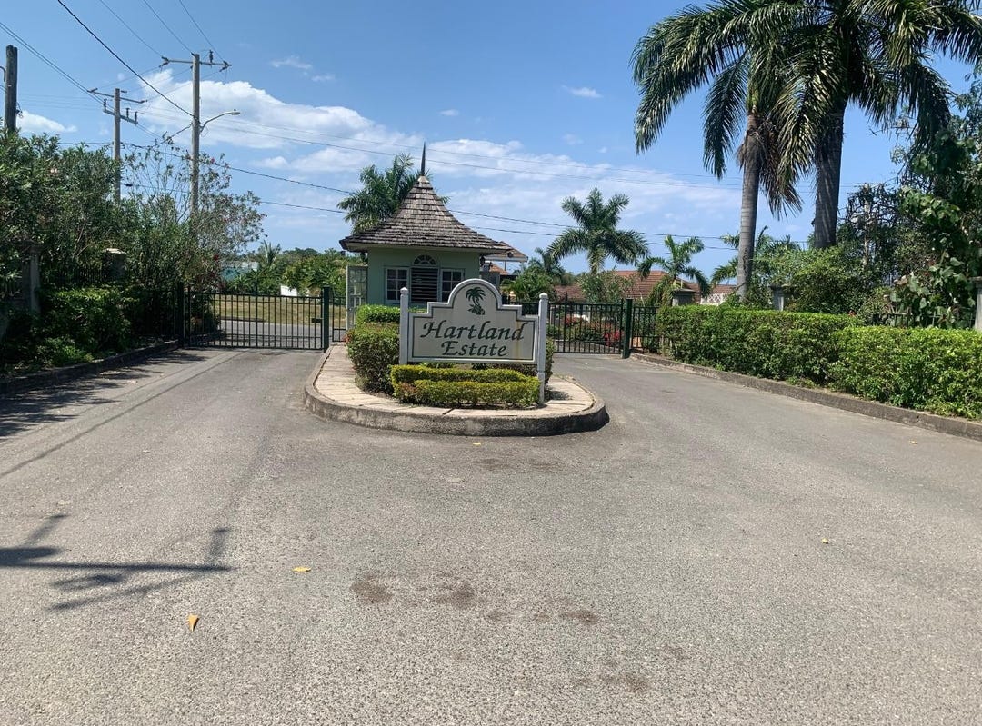 HARTLAND ESTATE, 680, St. Ann Parish House for Sale