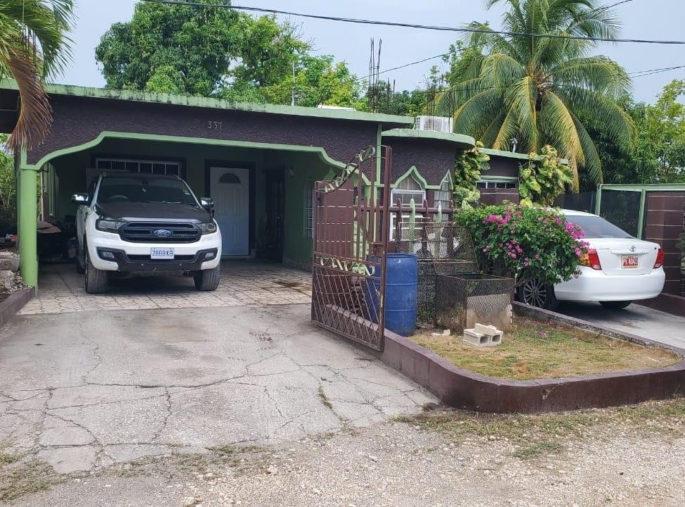 MANGERINE ROAD, VINEYARDS, Bushy Park, Saint Catherine Parish House for