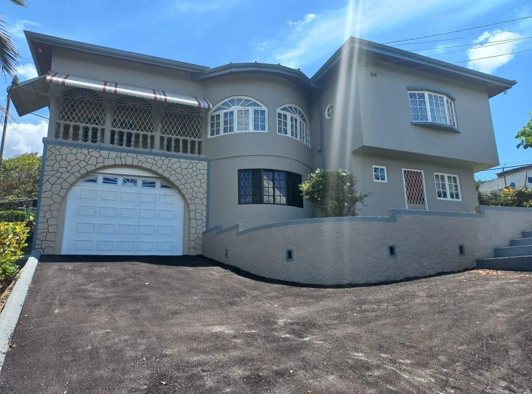 9A WALTHAM ROAD, Mandeville, Manchester Parish House for Sale