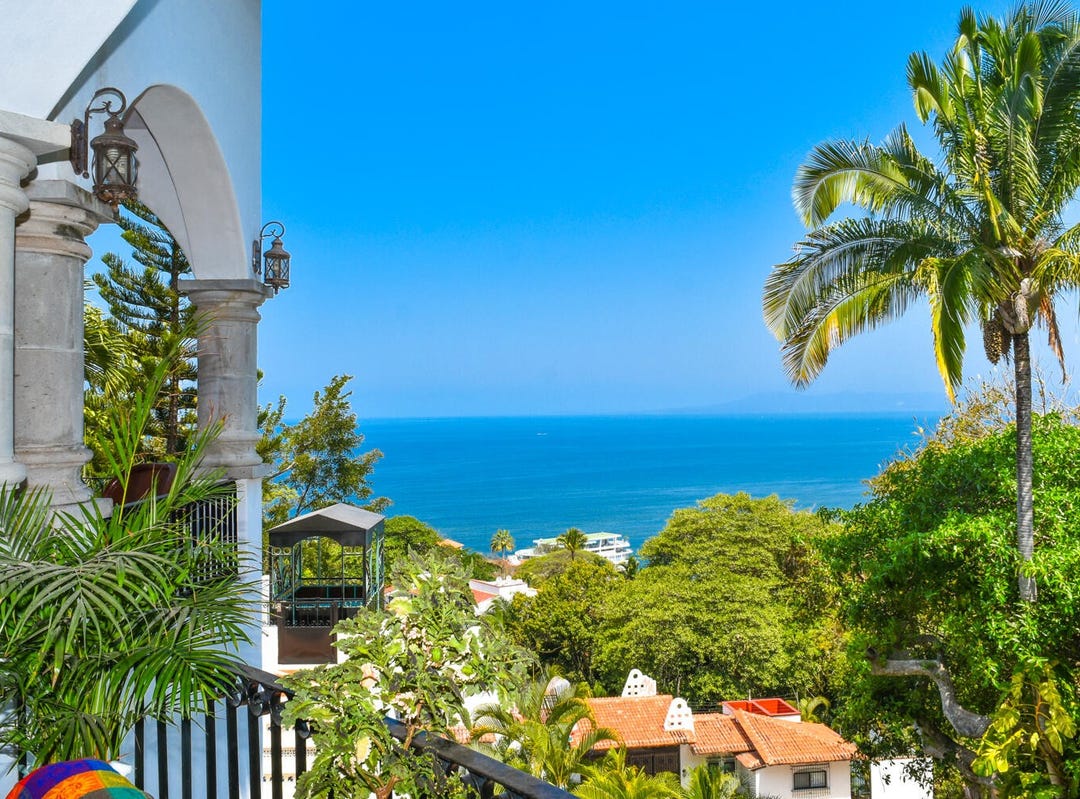 PASEO DE LAS CONCHAS CHINAS, Puerto Vallarta, Jalisco House for Sale