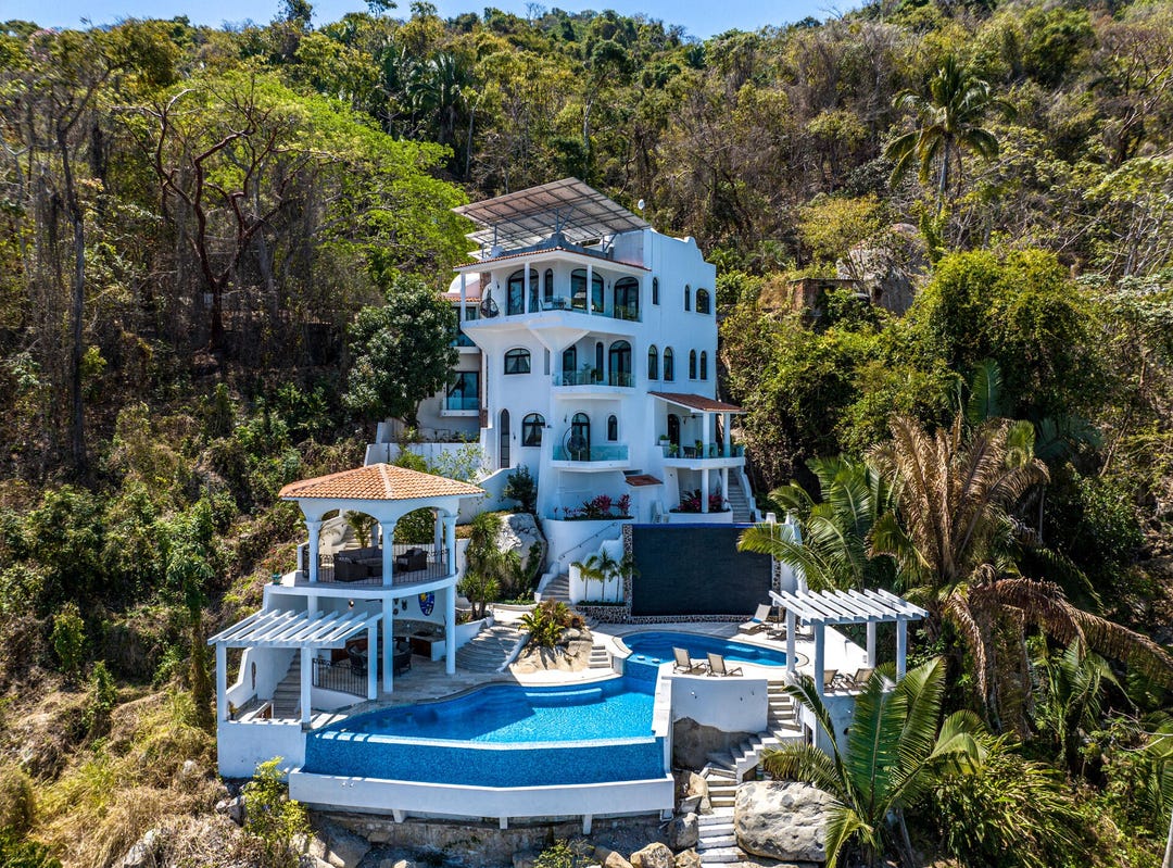 Carr. a Barra de Navidad, Puerto Vallarta, Jalisco House for Sale