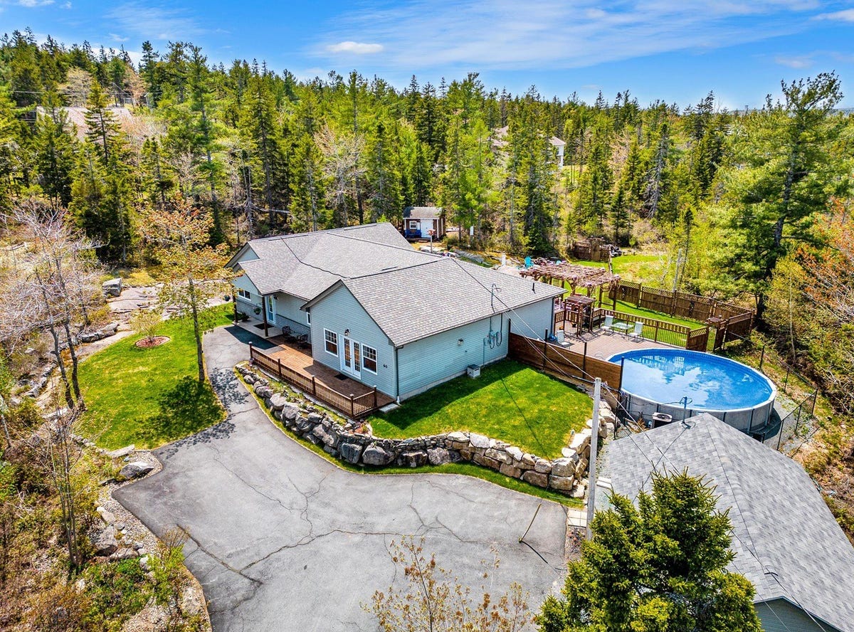 60 Piggott Ave, Fall River, NS B2T 1S6, Canada, Fall River, Nova Scotia