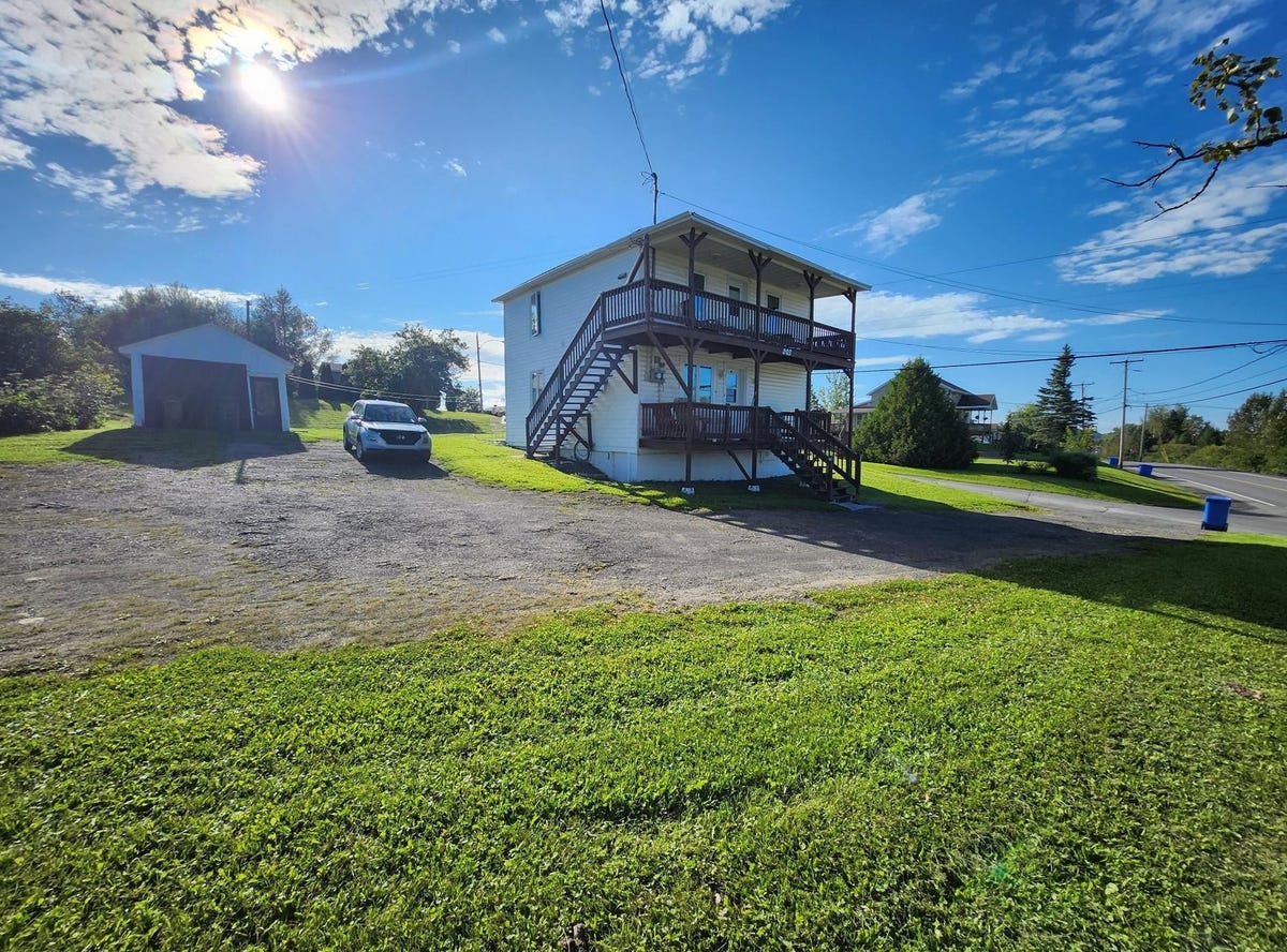 203 Rue des Amqui, QC G5J3B2, CA, Amqui, Québec House for Sale