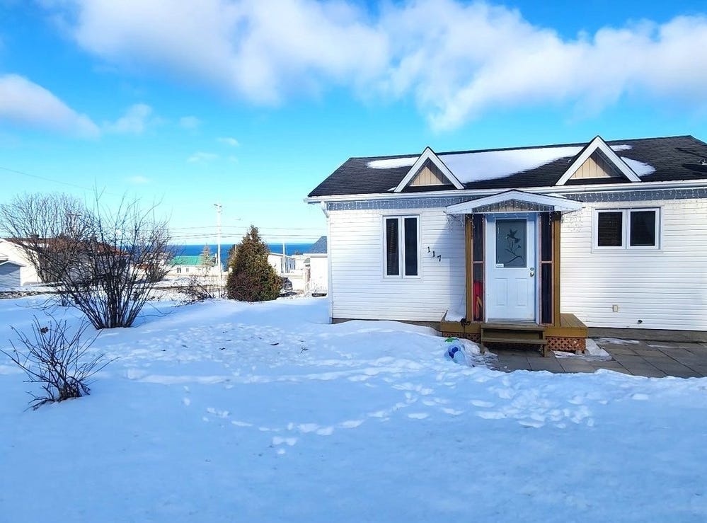 117 Rue de la Falaise, GrossesRoches, QC G0J1K0, CA, GrossesRoches, Québec House for Sale