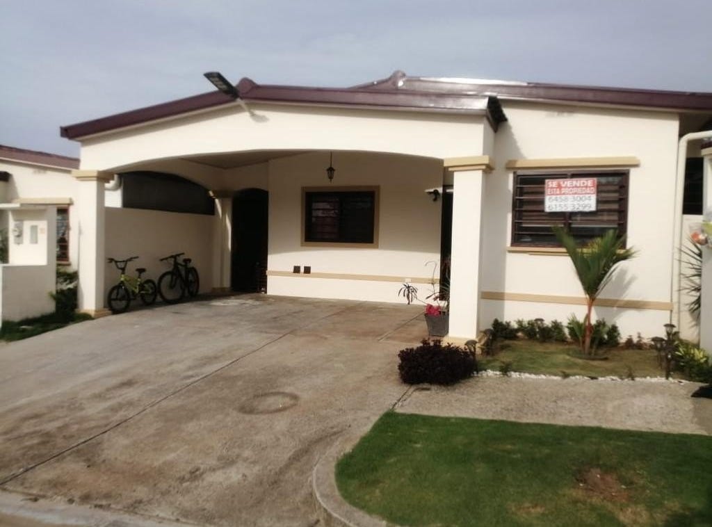 P.H. HACIENDA LOS ESTABLOS 16, La Chorrera, Panama City House for Sale