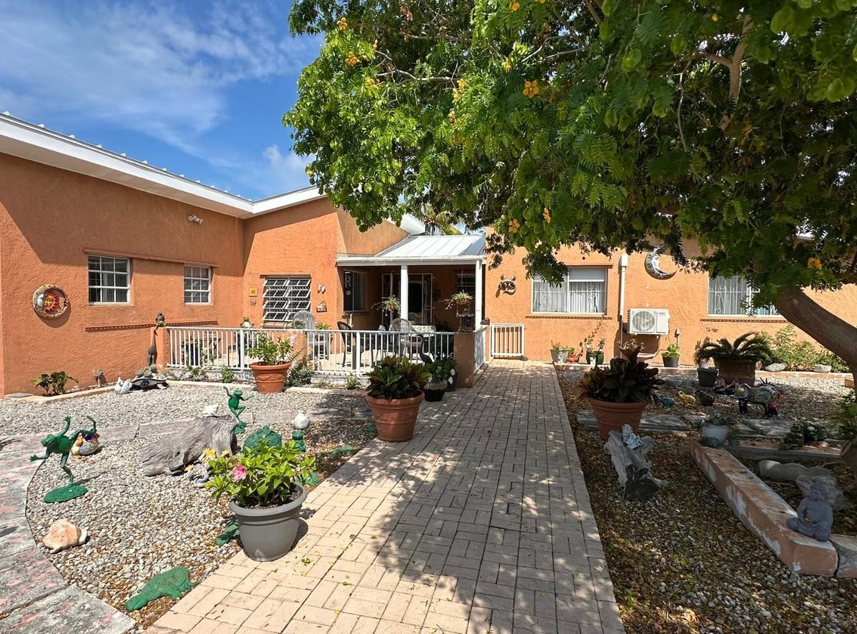 #2 SEABREEZE ESTS HOME, New Providence/Paradise Island House for Sale ...