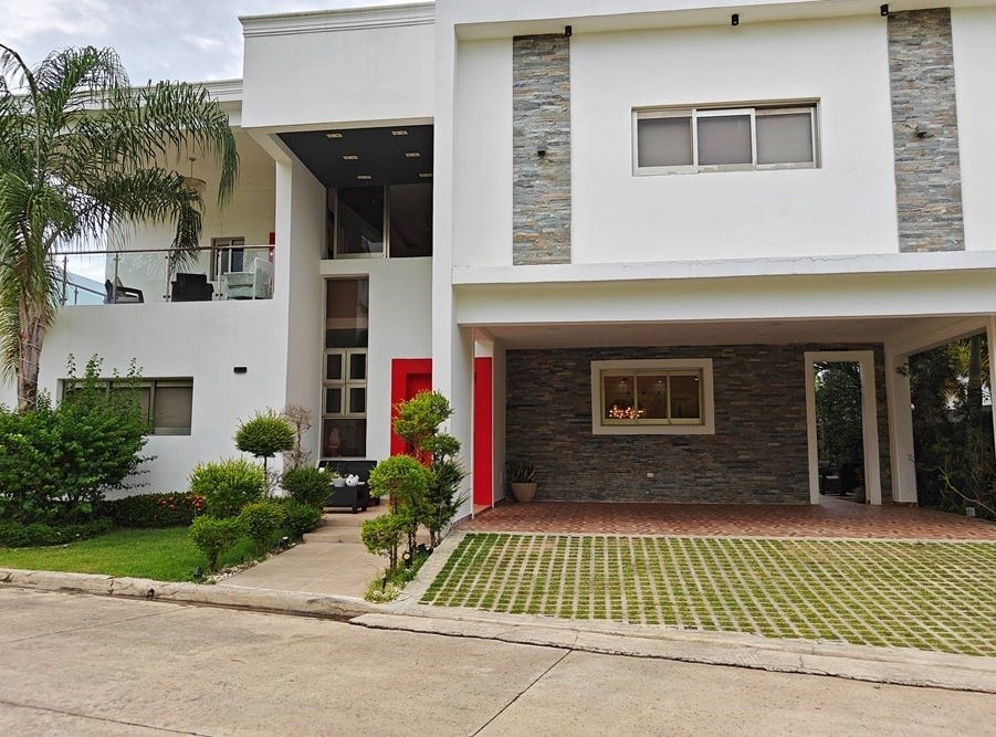 La Vega, La Vega 41000 House for Sale