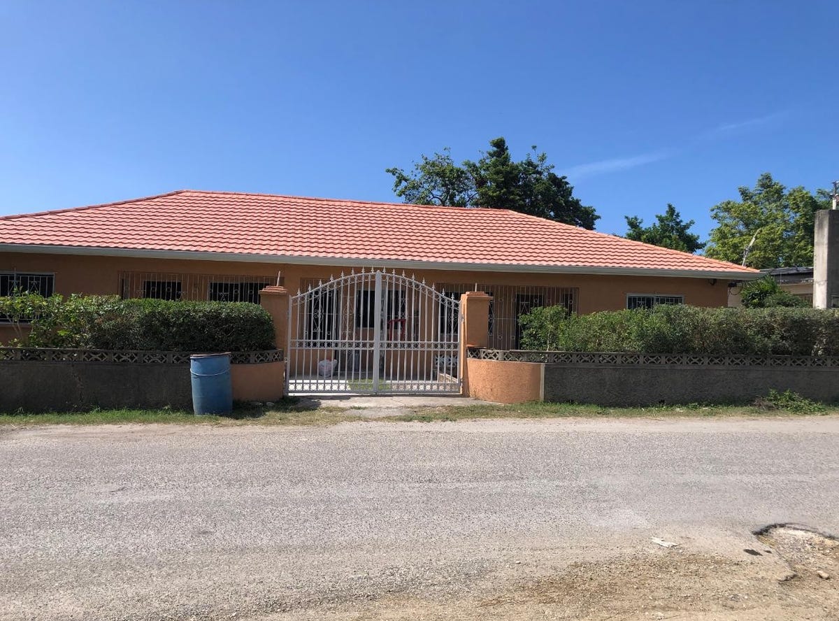 PERTH ROAD, BUCKFIELD, Ocho Rios, St. Ann Parish House for Sale