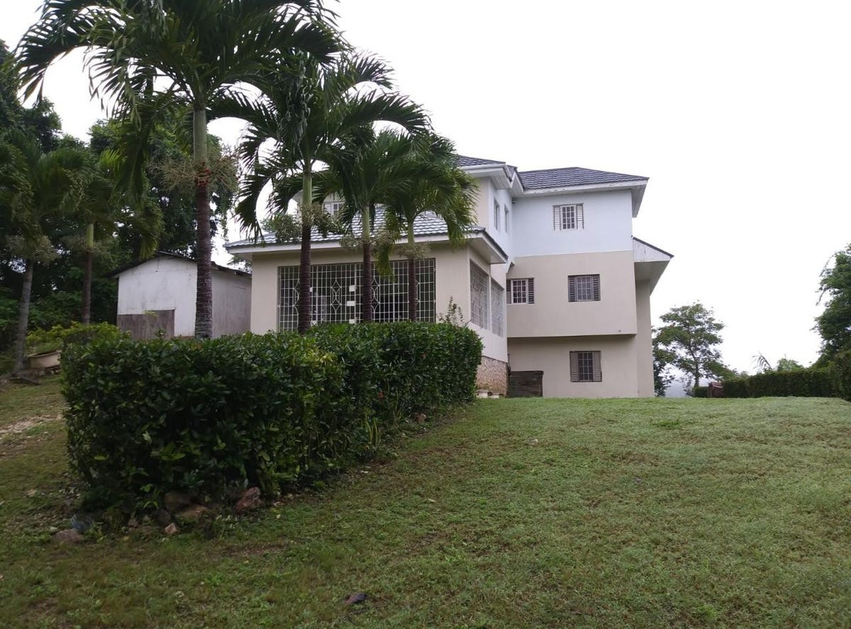 CEDARS MOCHO, Mocho, Clarendon Land for Sale
