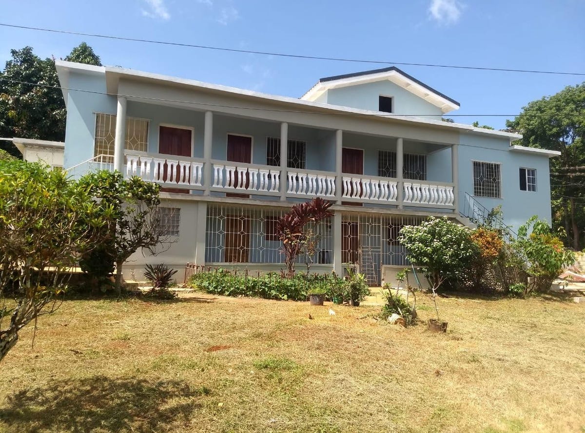 MINARD HEIGHTS, Browns Town, St. Ann Parish House for Rent