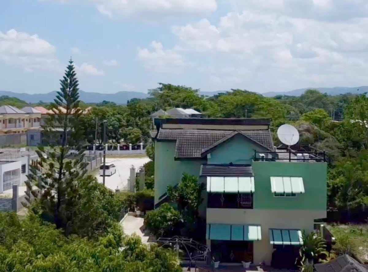 LLANDILO BLOCK 1, 1279, Westmoreland Parish House for Sale