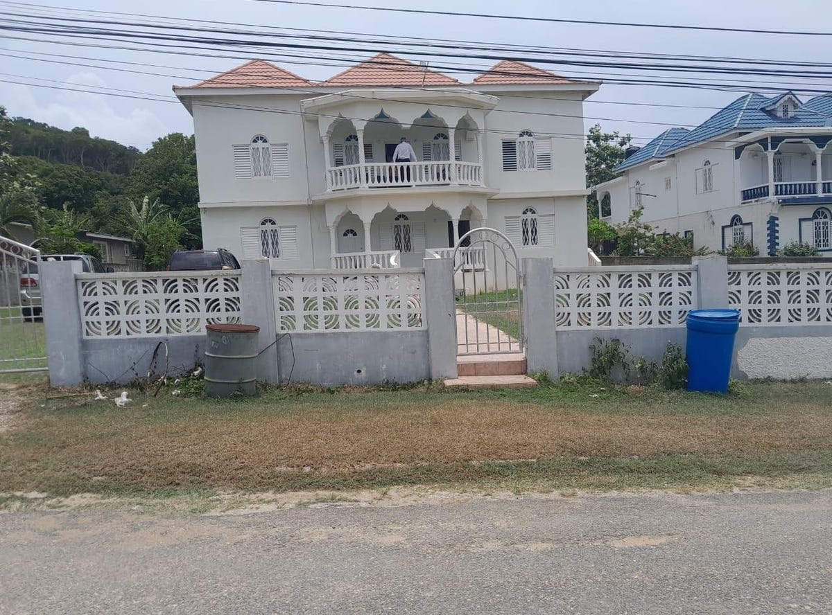 HAUGHTON COURT, 870, Hanover Parish House for Sale