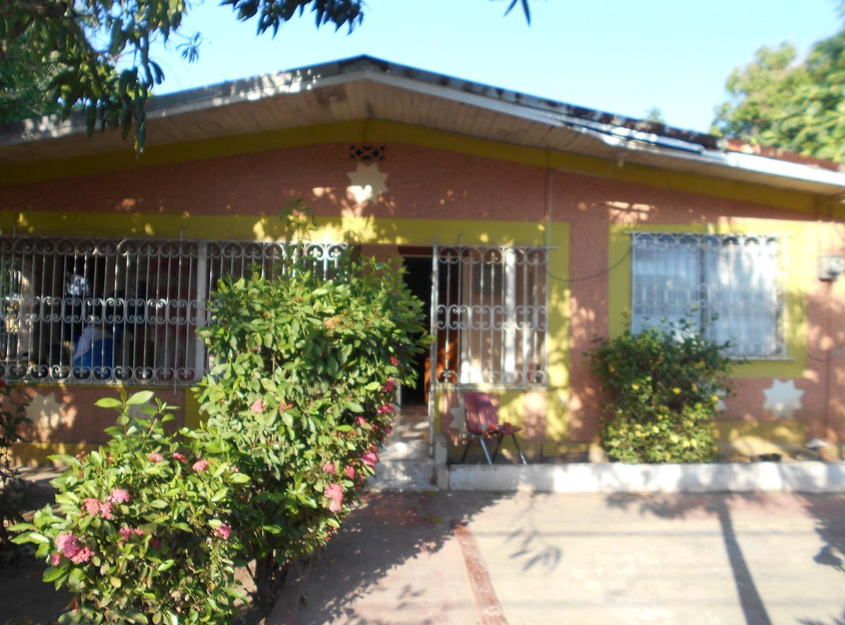 SOUTH STREET AMITY HALL, Lionel Town, Clarendon House for Sale