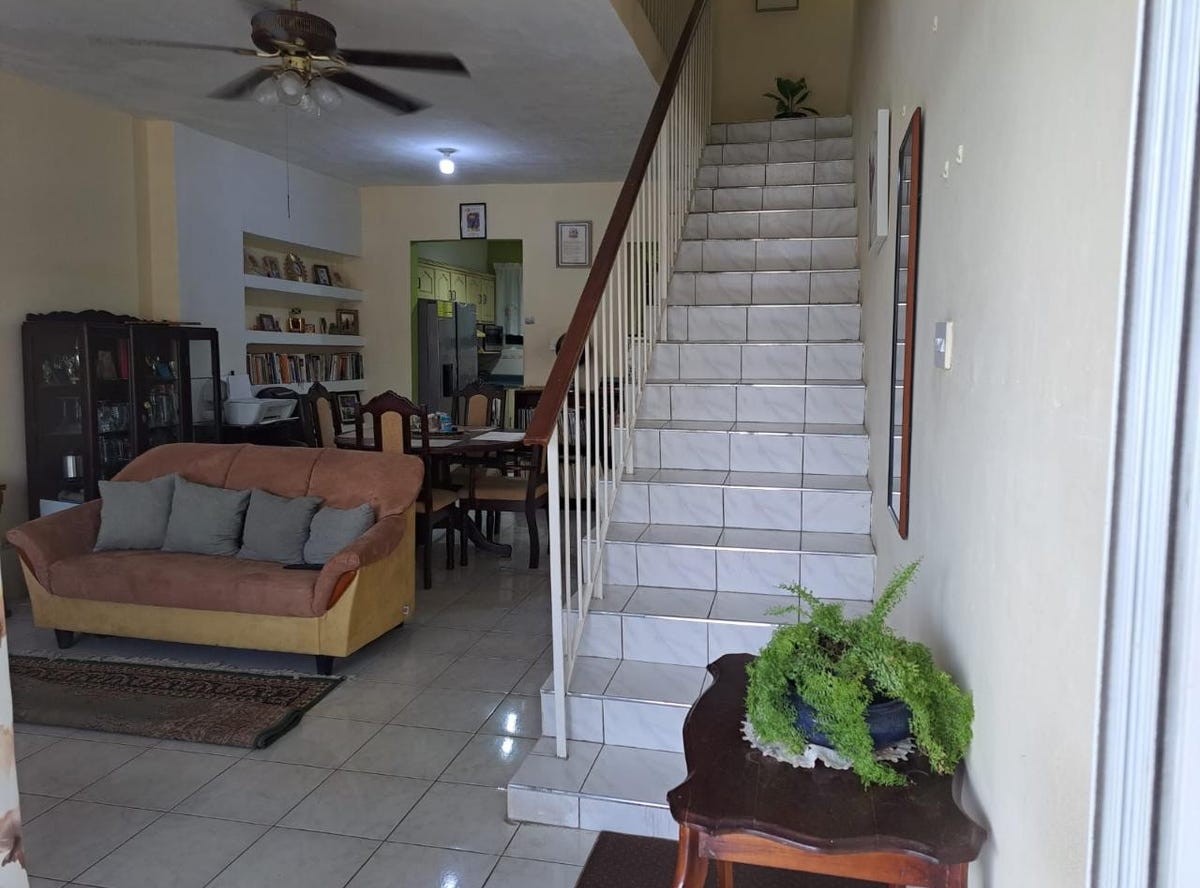 ARCADIA CIRCLE, Kingston 8, St. Andrew Parish House for Rent