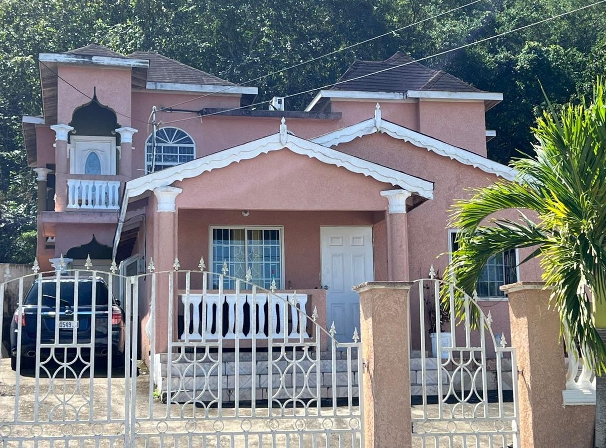 BOGUE VILLAGE, Montego Bay, St. James Parish House for Rent