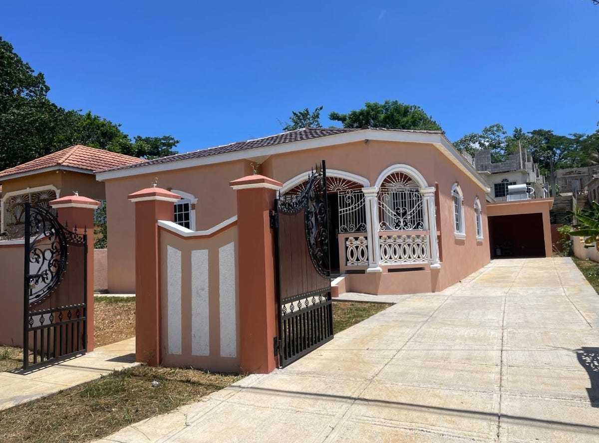 WILMOT DRIVE MONEAGUE, Moneague, St. Ann Parish House for Sale