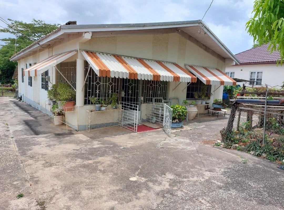 PART OF PALMERS CROSS, CL, 2545, Clarendon House for Sale