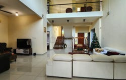Jalan merah saga empat U9/5D, Shah Alam, Selangor 40150