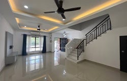 Jalan Parklands, Semenyih, Selangor 43700