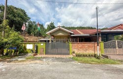 Jalan Akasia, Sepang, Selangor 43900
