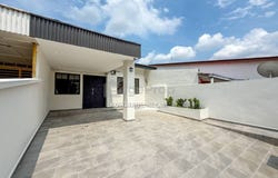 Jalan 1/1, Semenyih, Selangor 43500