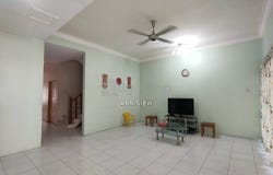 LALUAN PENGKALAN BARAT 32, Station 18, Perak 31650