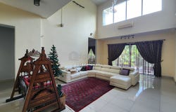 Jalan merah saga empat U9/5D, Shah Alam, Selangor 40150