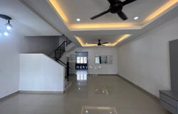 Jalan Parklands, Semenyih, Selangor 43700