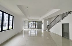 Jalan Persiaran Tropicana, Kajang, Selangor 43500