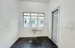 Jalan FLora, Telok Panglima Garang, Selangor 42500