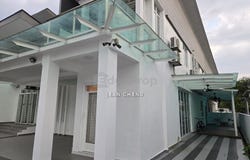 Jalan USJ 1/3, Taman Subang Mewah, USJ, Selangor 47500