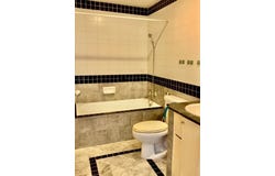 Narooma Beauty, Sathu Pradit 19 Yaek 10, Chong Nonsi, Yan Nawa, Bangkok, 10120 Thailand, Yan Nawa, 