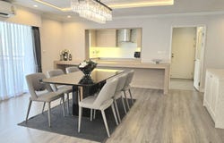 Namhomfaenrakfaenlong, South Sathon Road, Thung Maha Mek, Sathon, Bangkok, 10120 Thailand, Sathon, 